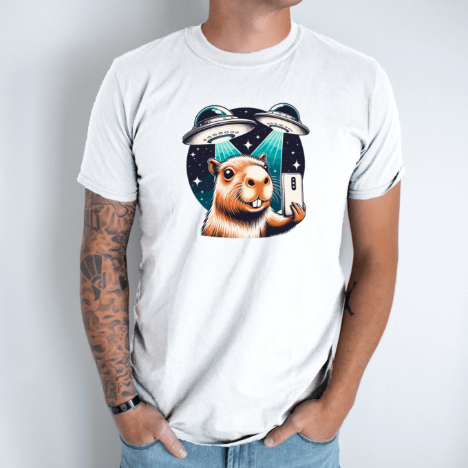 Unisex marškinėliai su spauda „Capybara selfie“ - Image 7