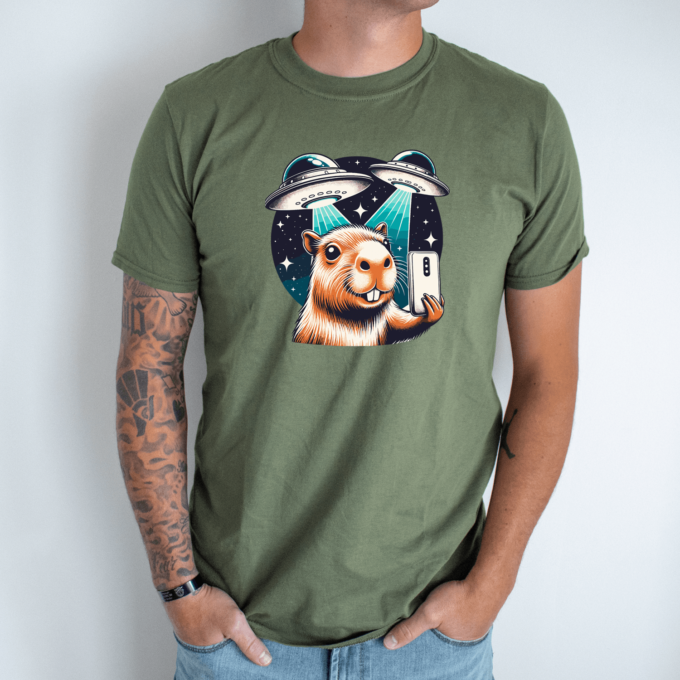 Unisex marškinėliai su spauda „Capybara selfie“ - Image 6