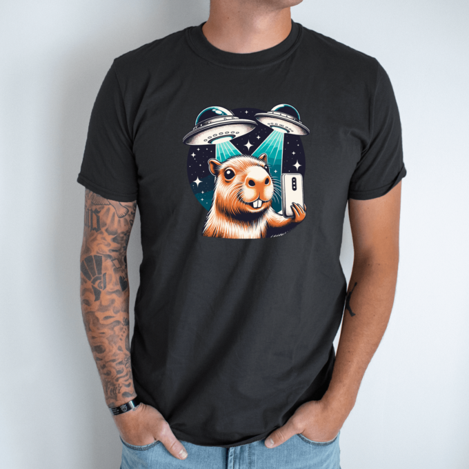 Unisex marškinėliai su spauda „Capybara selfie“ - Image 5