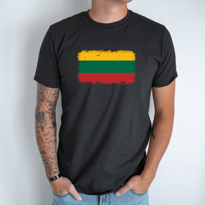 Unisex marškinėliai su spauda „Vėliava“ - Image 4