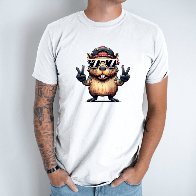 Unisex marškinėliai su spauda „Capybara taika visiems“ - Image 2