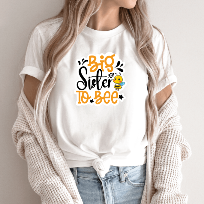 Unisex marškinėliai su spauda „Big sister to bee“