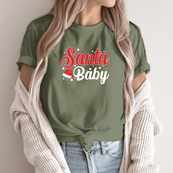 Unisex marškinėliai su spauda „Santa baby“ - Image 5