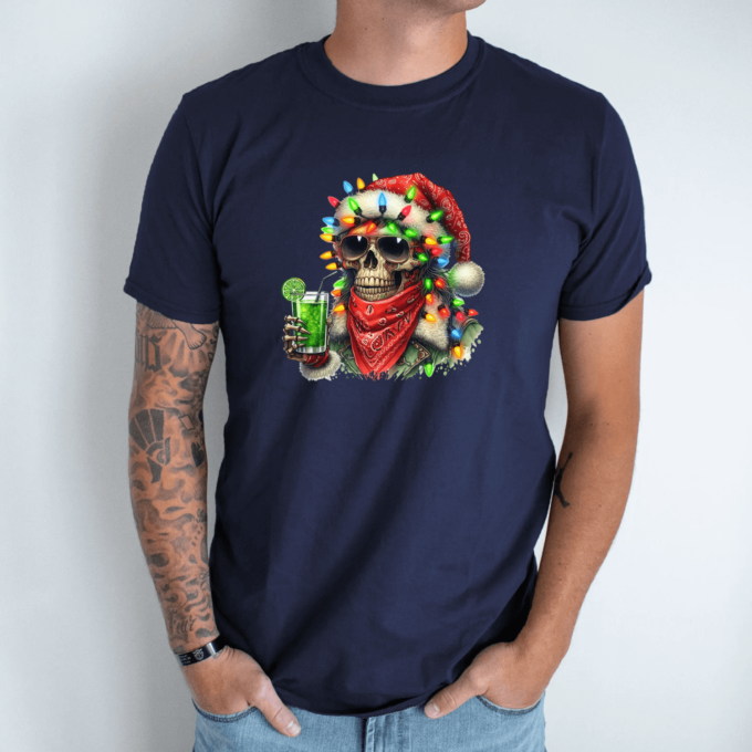 Unisex marškinėliai su spauda „Kalėdinis skeletas“ - Image 4