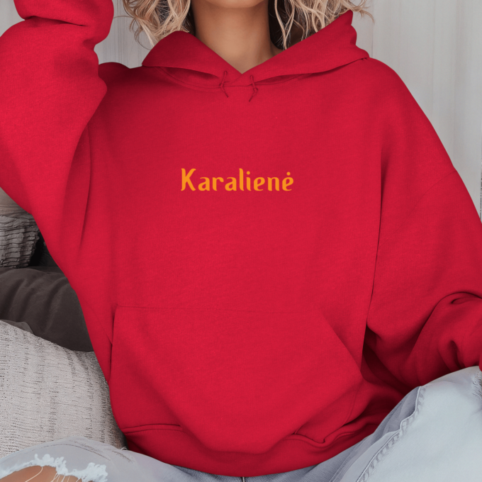 Unisex džemperis su spauda „Karalienė“ - Image 2