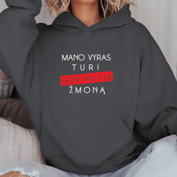 Unisex džemperis su spauda „Mano vyras turi geriausią žmoną“ - Image 2