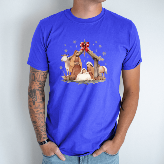 Unisex marškinėliai su spauda „Kristaus gimimas“ - Image 6