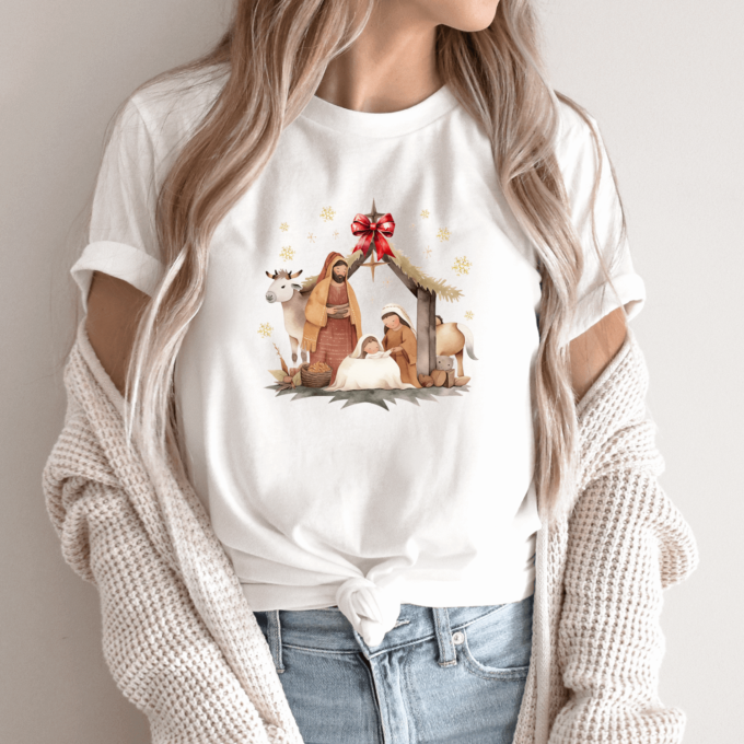 Unisex marškinėliai su spauda „Kristaus gimimas“ - Image 9