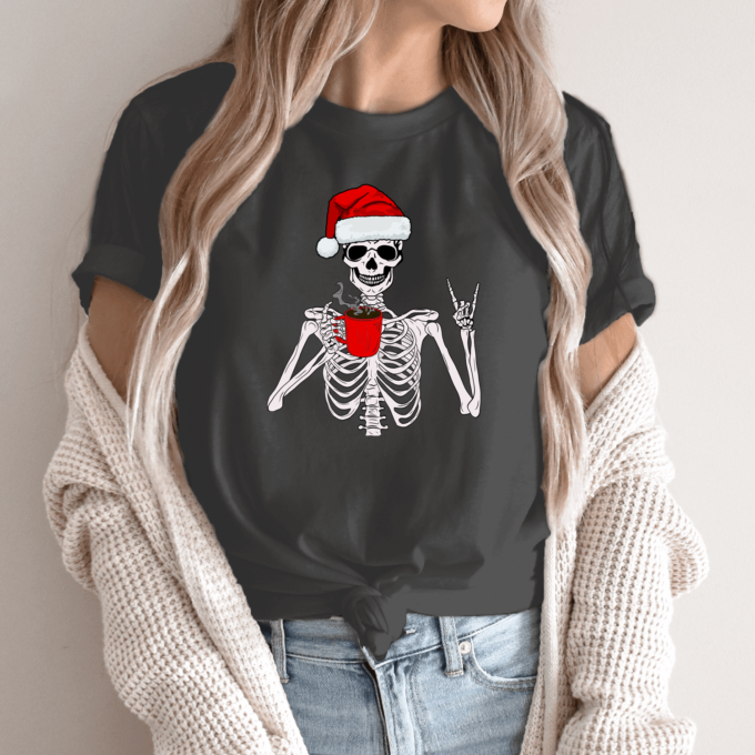 Unisex marškinėliai su spauda „Kalėdinis skeletas“ - Image 12
