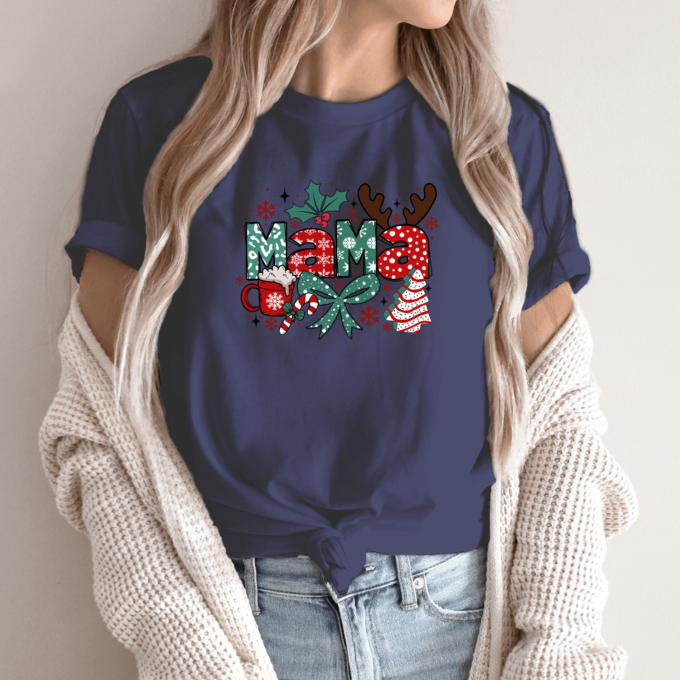 Unisex marškinėliai su spauda „Kalėdinė mama “ - Image 6