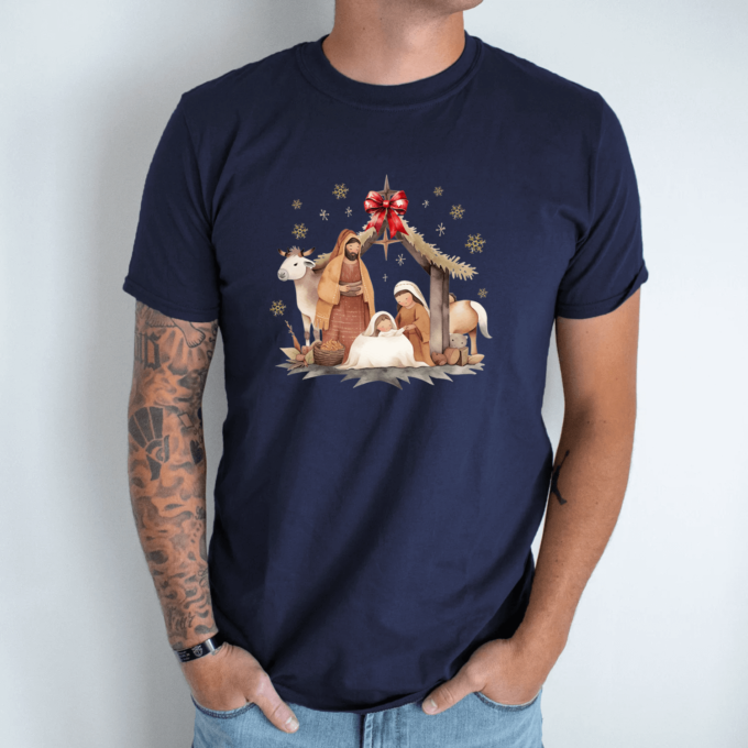 Unisex marškinėliai su spauda „Kristaus gimimas“ - Image 7