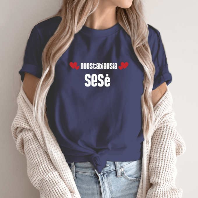Unisex marškinėliai su spauda „Nuostabiausia sesė“ - Image 3