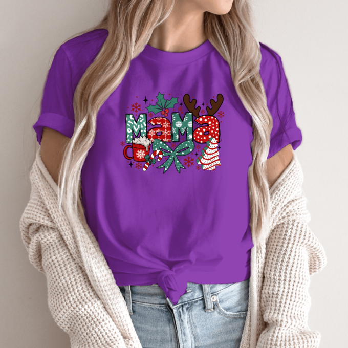 Unisex marškinėliai su spauda „Kalėdinė mama “ - Image 2