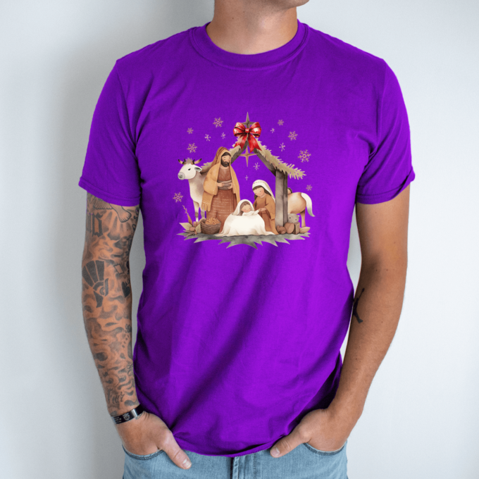 Unisex marškinėliai su spauda „Kristaus gimimas“ - Image 4