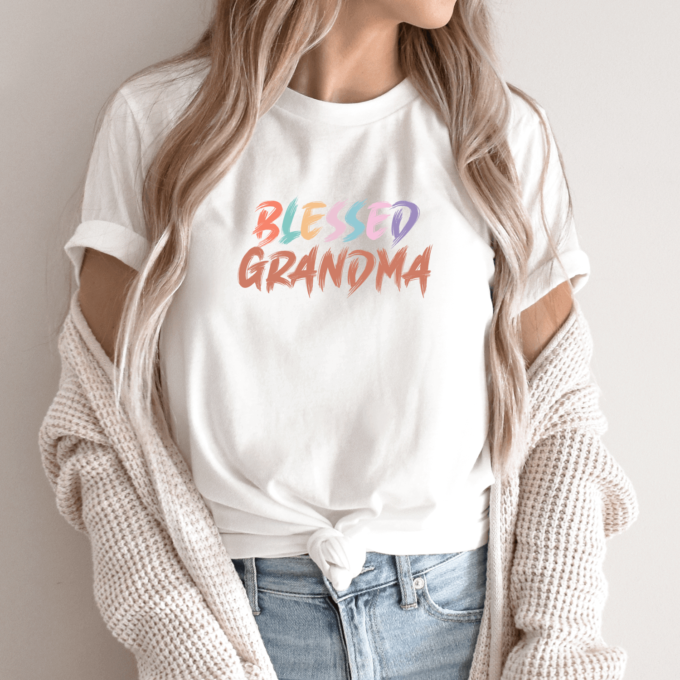 Unisex marškinėliai su spauda „Blessed Grandma“ - Image 2