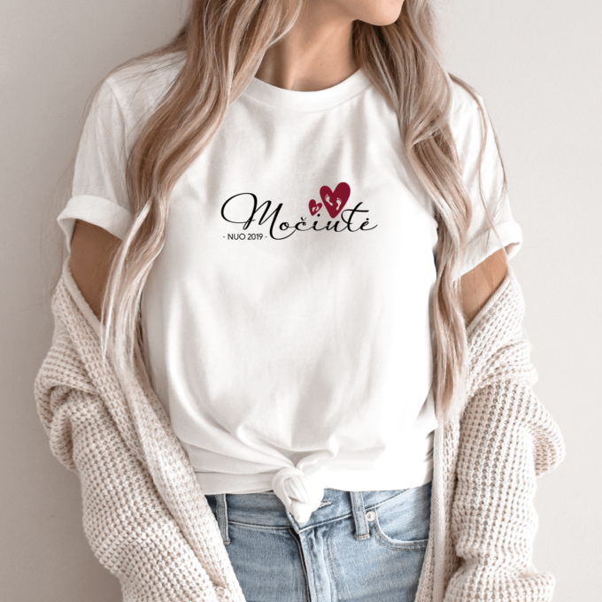 Unisex marškinėliai su spauda „Močiutė nuo...“ - Image 2