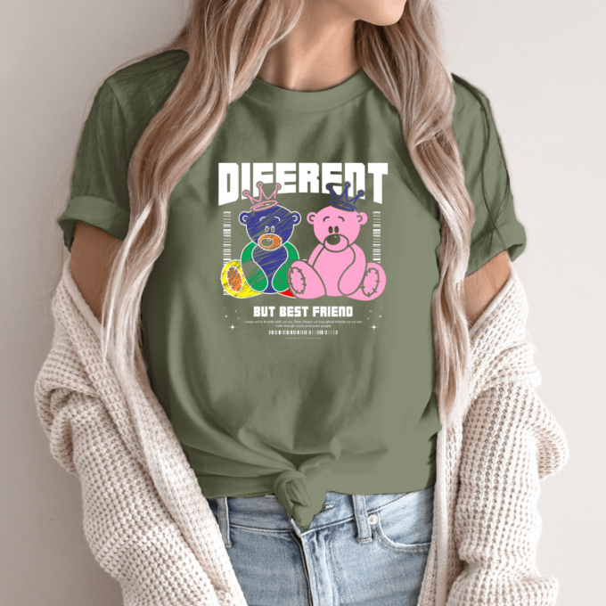 Unisex marškinėliai su spauda „Diferent but best friend“ - Image 2
