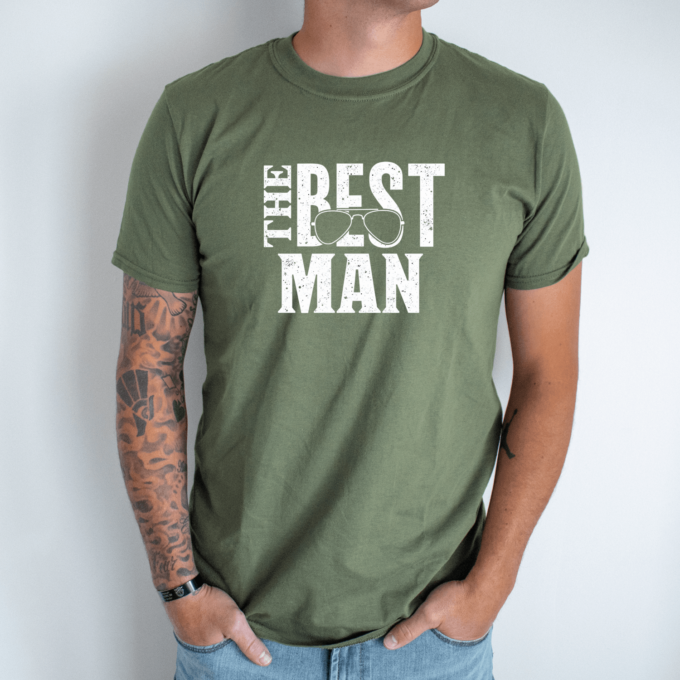 Unisex marškinėliai su spauda „The best man“ - Image 8