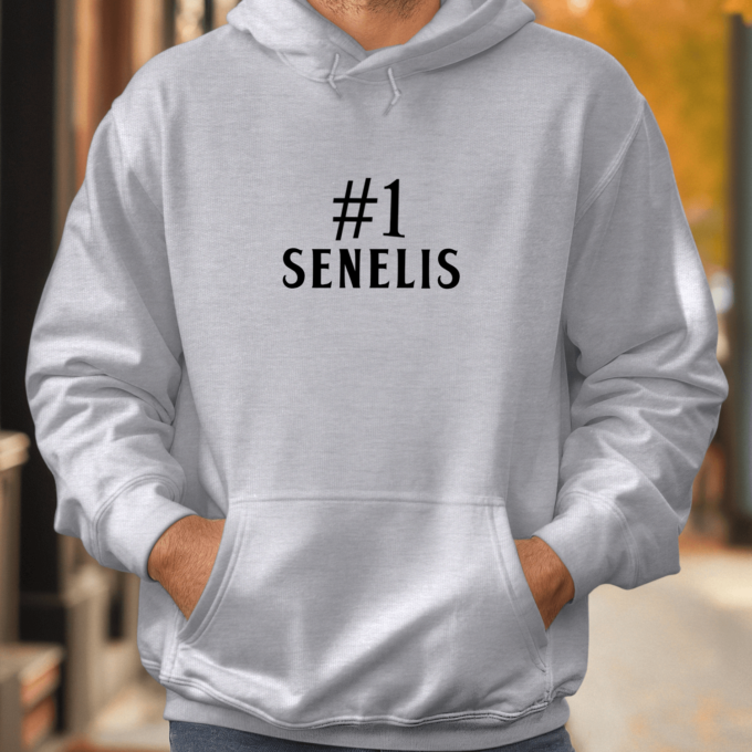 Unisex džemperis su spauda „Nr 1 senelis“ - Image 2