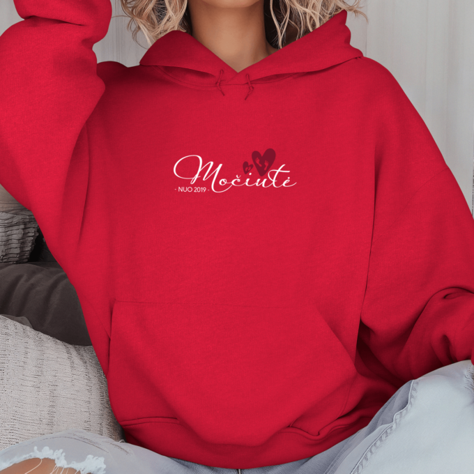 Unisex džemperis su spauda „Močiutė nuo“ - Image 4