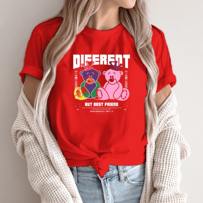 Unisex marškinėliai su spauda „Diferent but best friend“ - Image 4