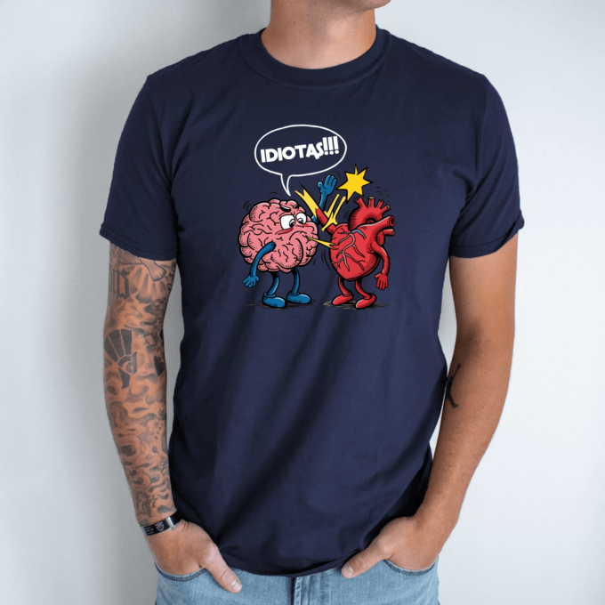 Unisex marškinėliai su spauda „Idiotas“ - Image 5