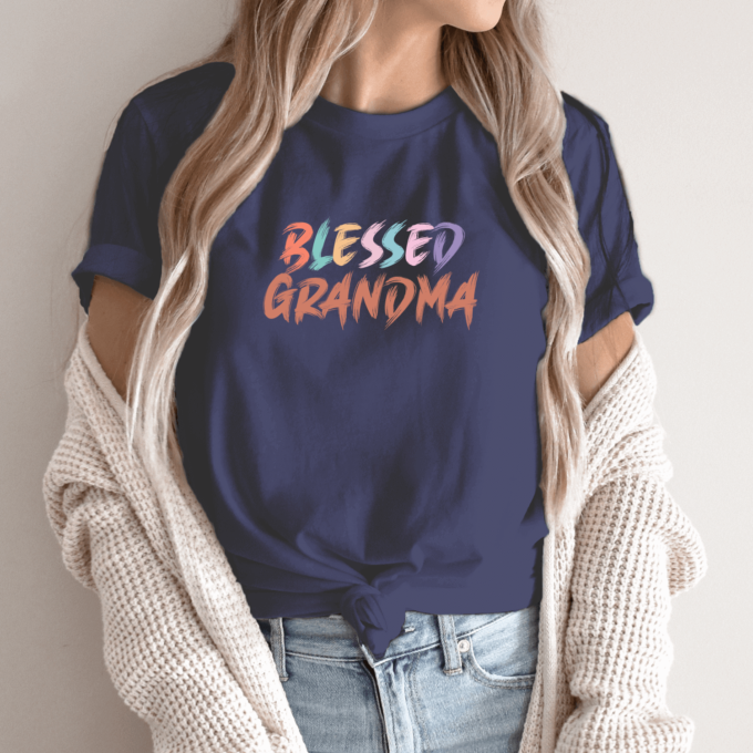 Unisex marškinėliai su spauda „Blessed Grandma“ - Image 4