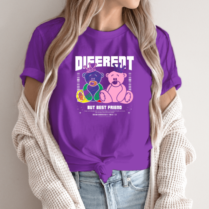 Unisex marškinėliai su spauda „Diferent but best friend“ - Image 3