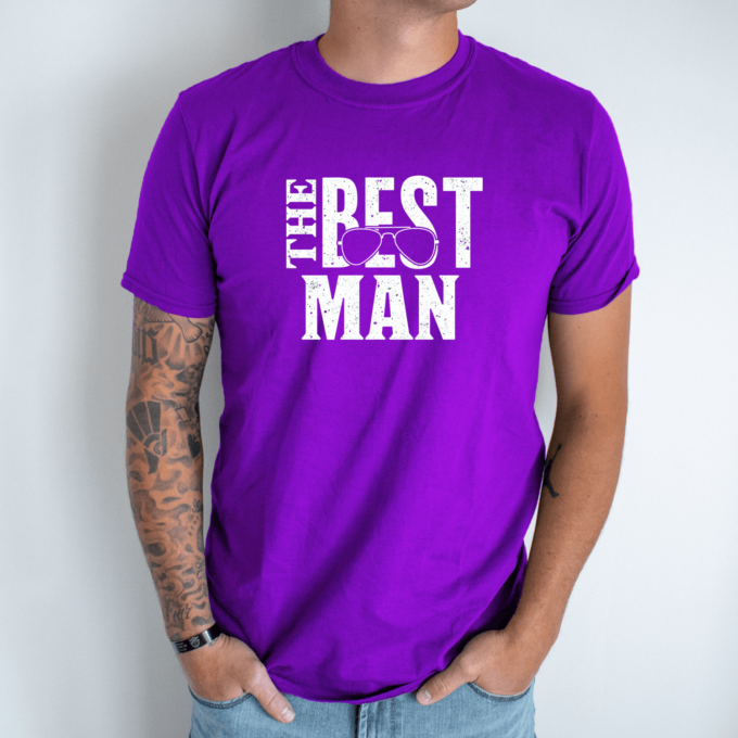 Unisex marškinėliai su spauda „The best man“ - Image 2