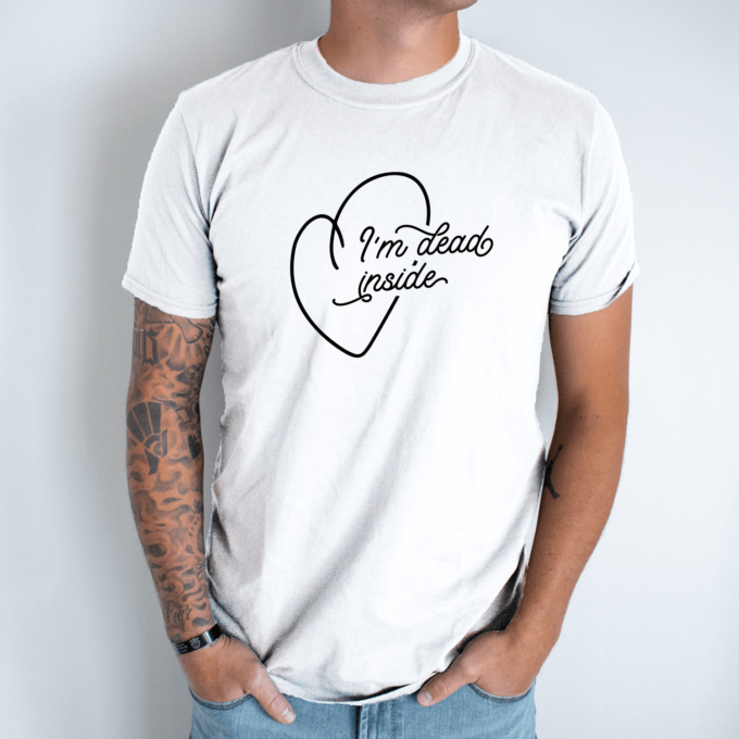 Unisex marškinėliai su spauda „I'm dead inside“ - Image 2