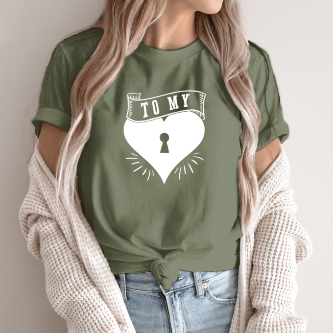 Unisex marškinėliai su spauda „To my heart“ - Image 2
