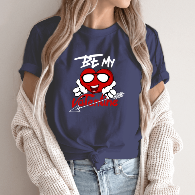Unisex marškinėliai su spauda „Be my Valentine“ - Image 8