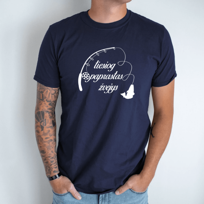 Unisex marškinėliai su spauda „Tiesiog paprastas žvejys“ - Image 5