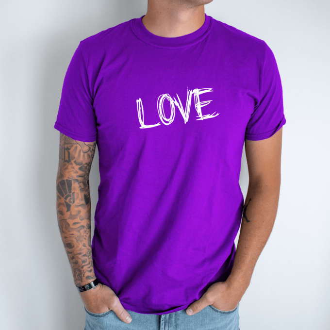 Unisex marškinėliai su spauda „Love“ - Image 3