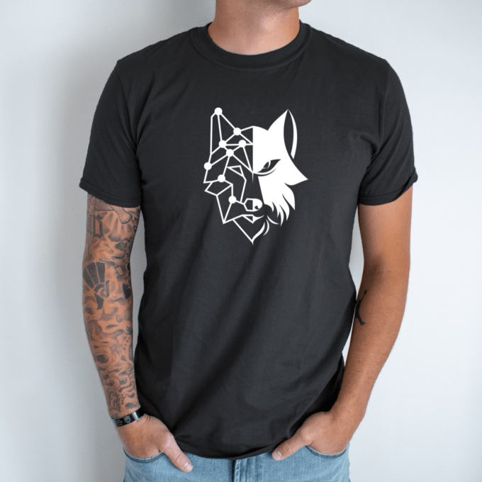 Unisex marškinėliai su spauda „Geometrinis vilkas“ - Image 8