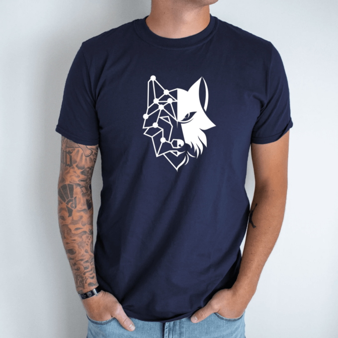 Unisex marškinėliai su spauda „Geometrinis vilkas“ - Image 6