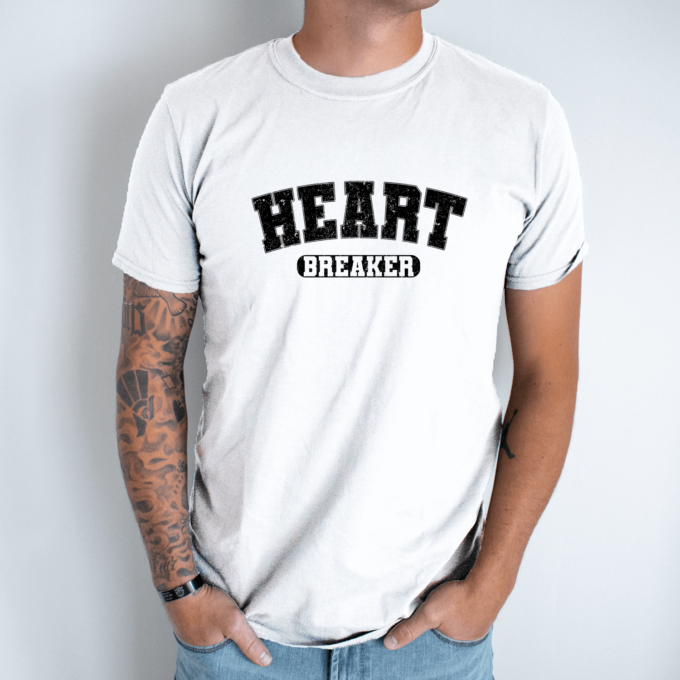 Unisex marškinėliai su spauda „Heart breaker“ - Image 2
