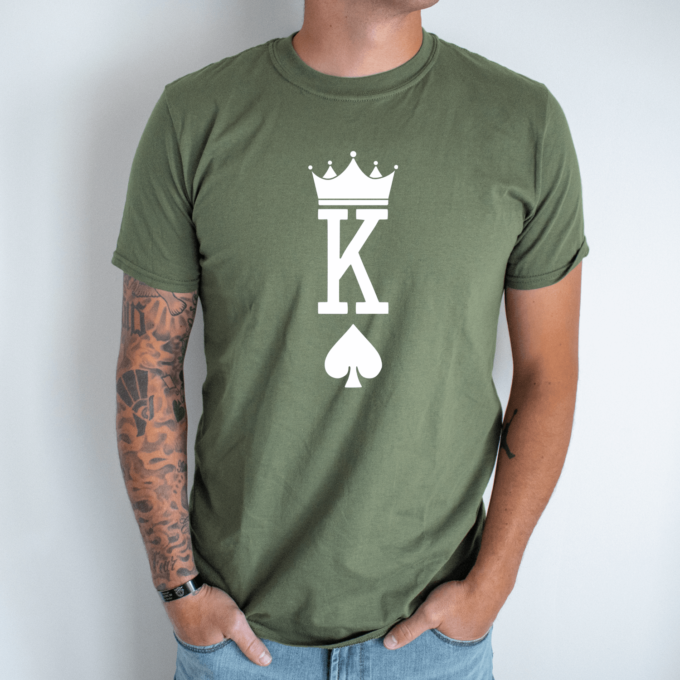Unisex marškinėliai su spauda „K“ - Image 3