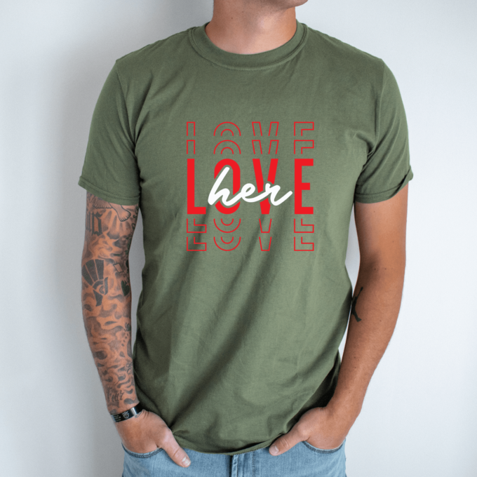 Unisex marškinėliai su spauda „Love her“ - Image 2