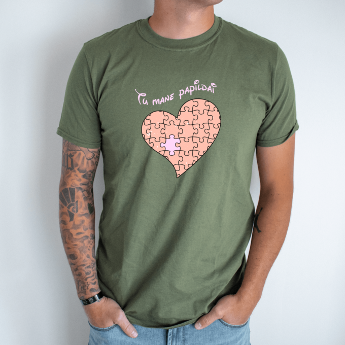 Unisex marškinėliai su spauda „Širdelė dėlionė“ - Image 10