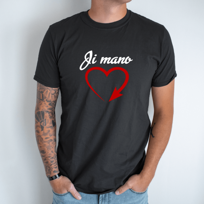 Unisex marškinėliai su spauda „Ji mano širdis“ - Image 7