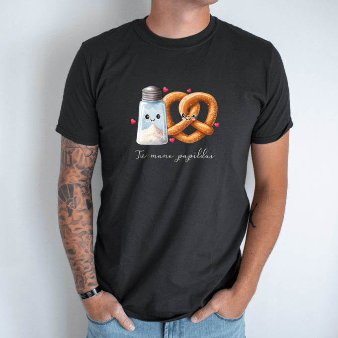 Unisex marškinėliai su spauda „Krendelis“ - Image 3