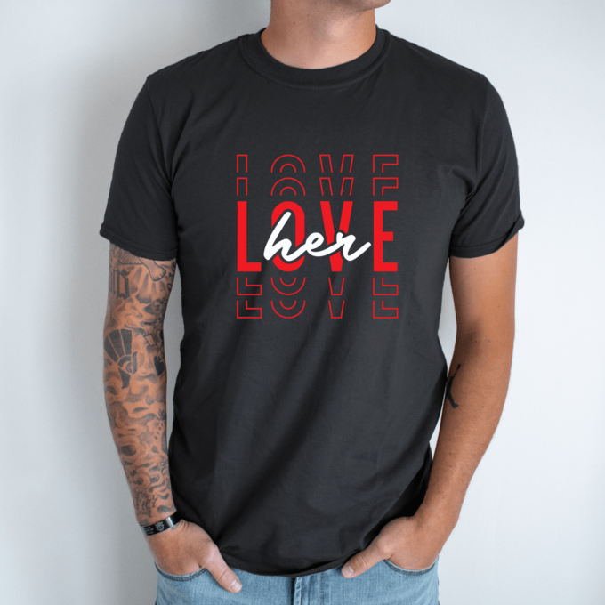 Unisex marškinėliai su spauda „Love her“ - Image 7