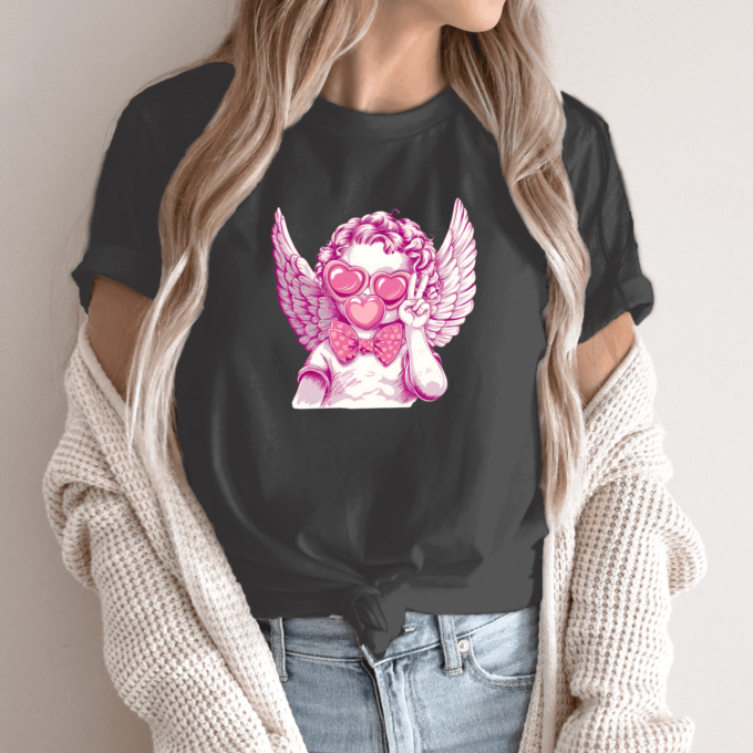 Unisex marškinėliai su spauda „Retro kupidonas “ - Image 6