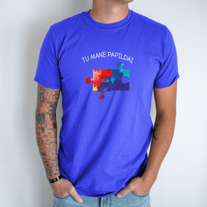 Unisex marškinėliai su spauda „Dėlionės dalys“ - Image 3