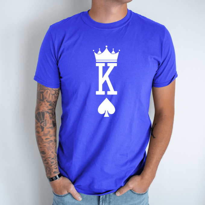 Unisex marškinėliai su spauda „K“ - Image 4