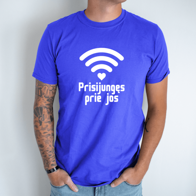 Unisex marškinėliai su spauda „Prisijungęs prie jos“ - Image 3
