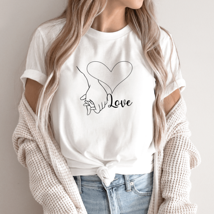 Unisex marškinėliai su spauda „Love rankos“ - Image 9