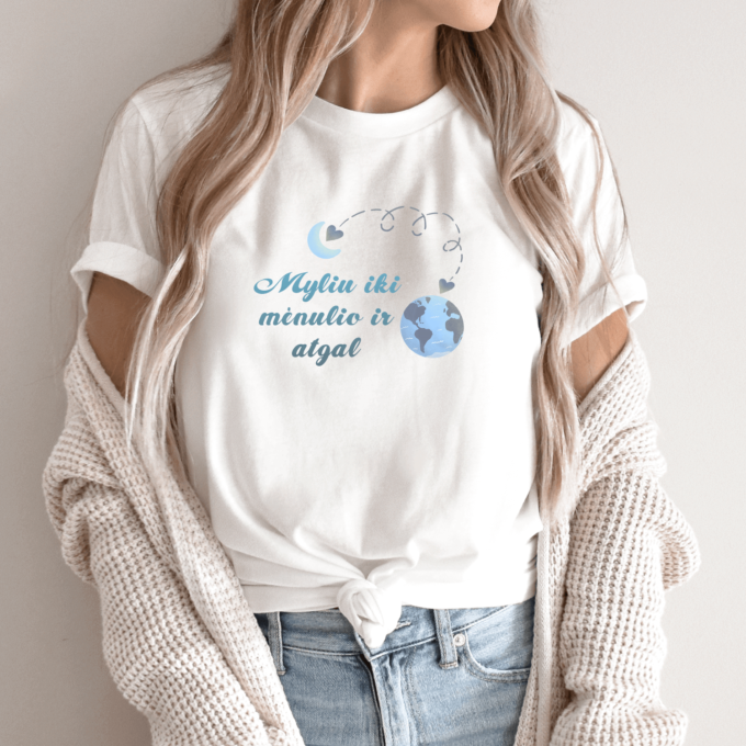 Unisex marškinėliai su spauda „Myliu iki mėnulio ir atgal“ - Image 2