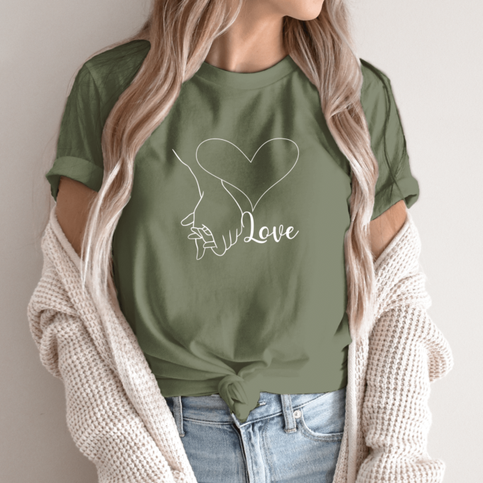Unisex marškinėliai su spauda „Love rankos“ - Image 10